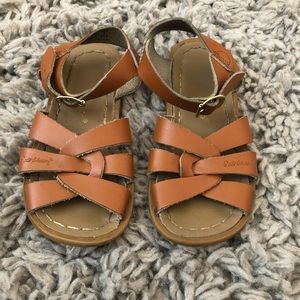 Salt water sandals size 9 toddler.